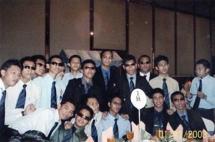 Keraian kejayaan SPM 9A 1B bersama rakan-rakan tajaan biasiswa