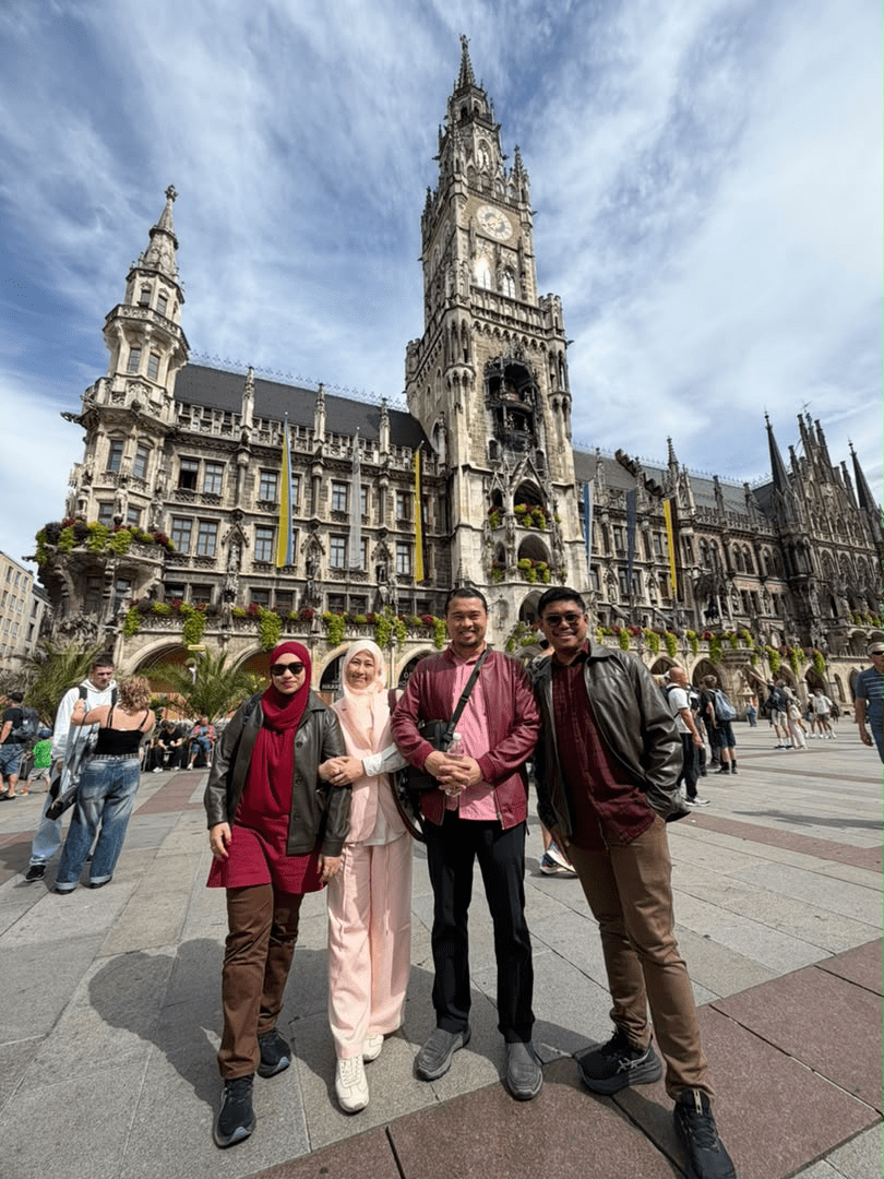 Syarif Jamil (SJ) dan isteri bersama mentor Tuan Mohd Zulkifli Shafie di Budapest