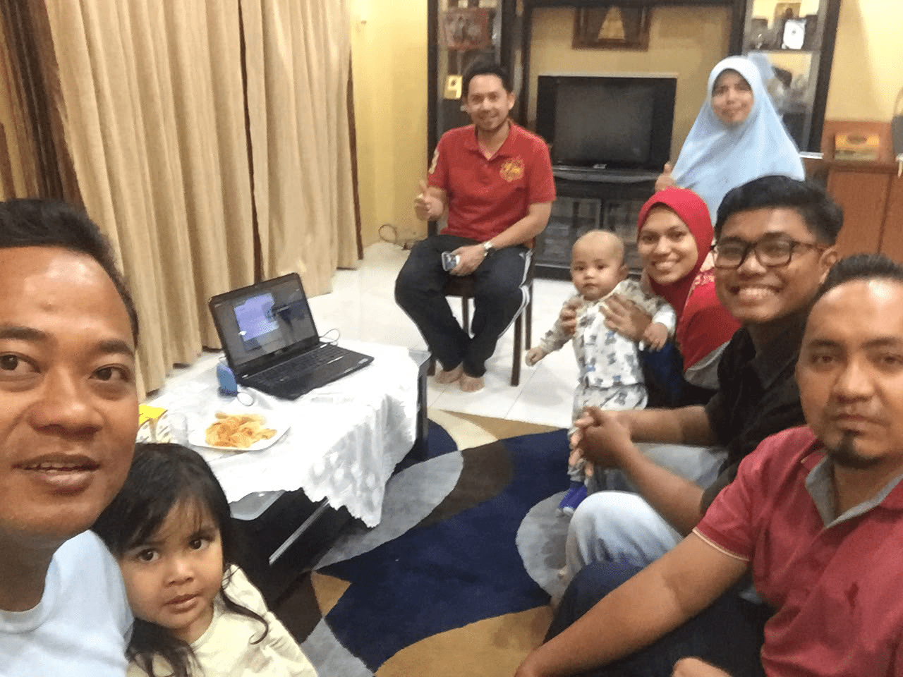 Hadir bersama untuk belajar dalam sesi WBM di rumah Ustazah Norazah