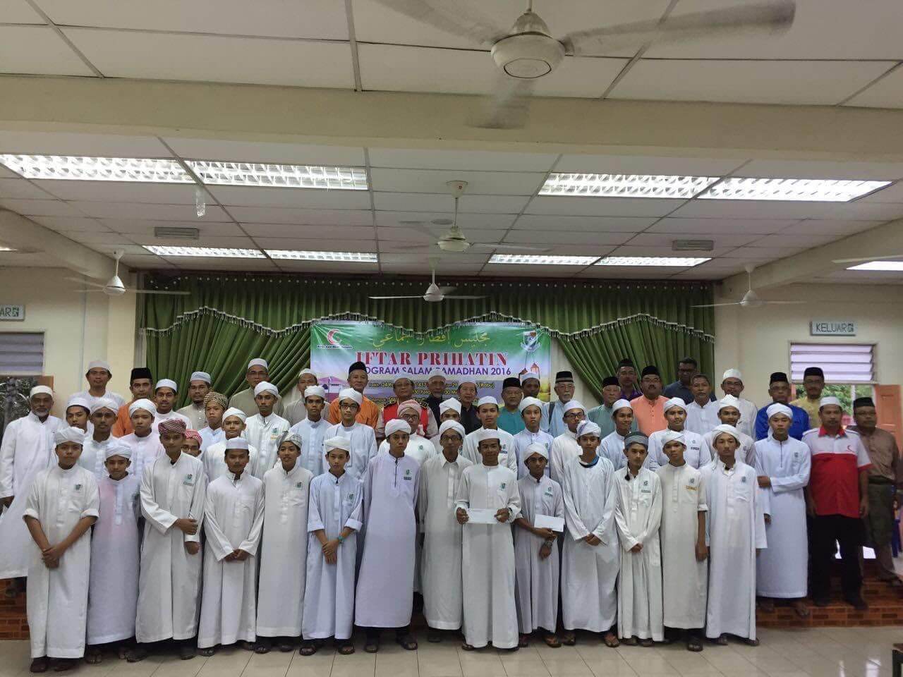 Tuan Azam Amiri bersama asatizah dan sahabat di Program Ramadhan Pondok Hj Loh