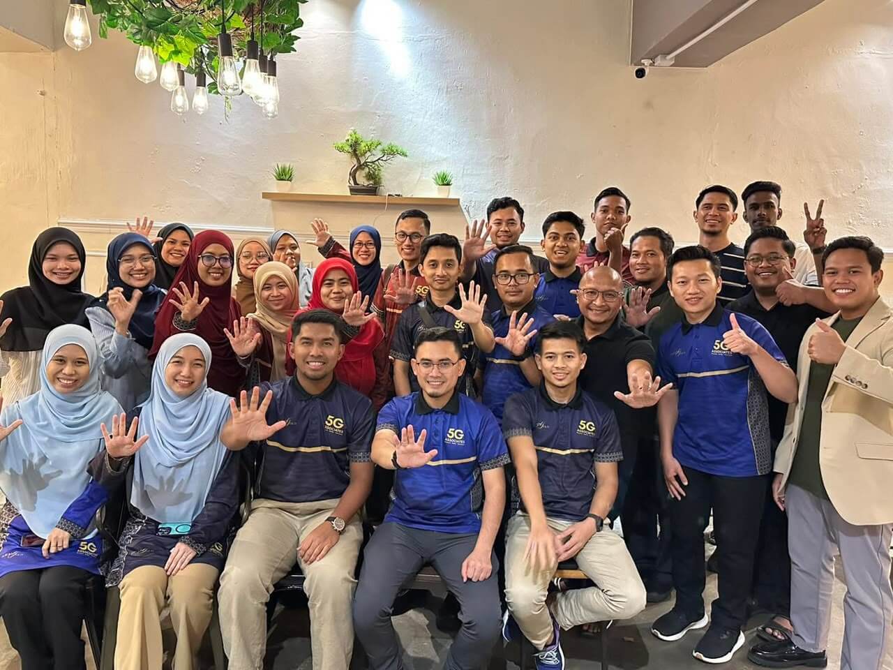 Pasukan 5G Associates berkembang besar bersama barisan pemimpin