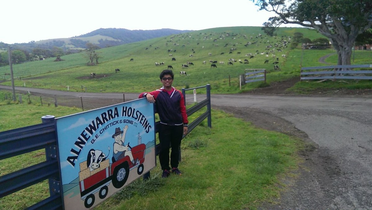 Syarif Jamil (SJ) di ladang Australia semasa belajar