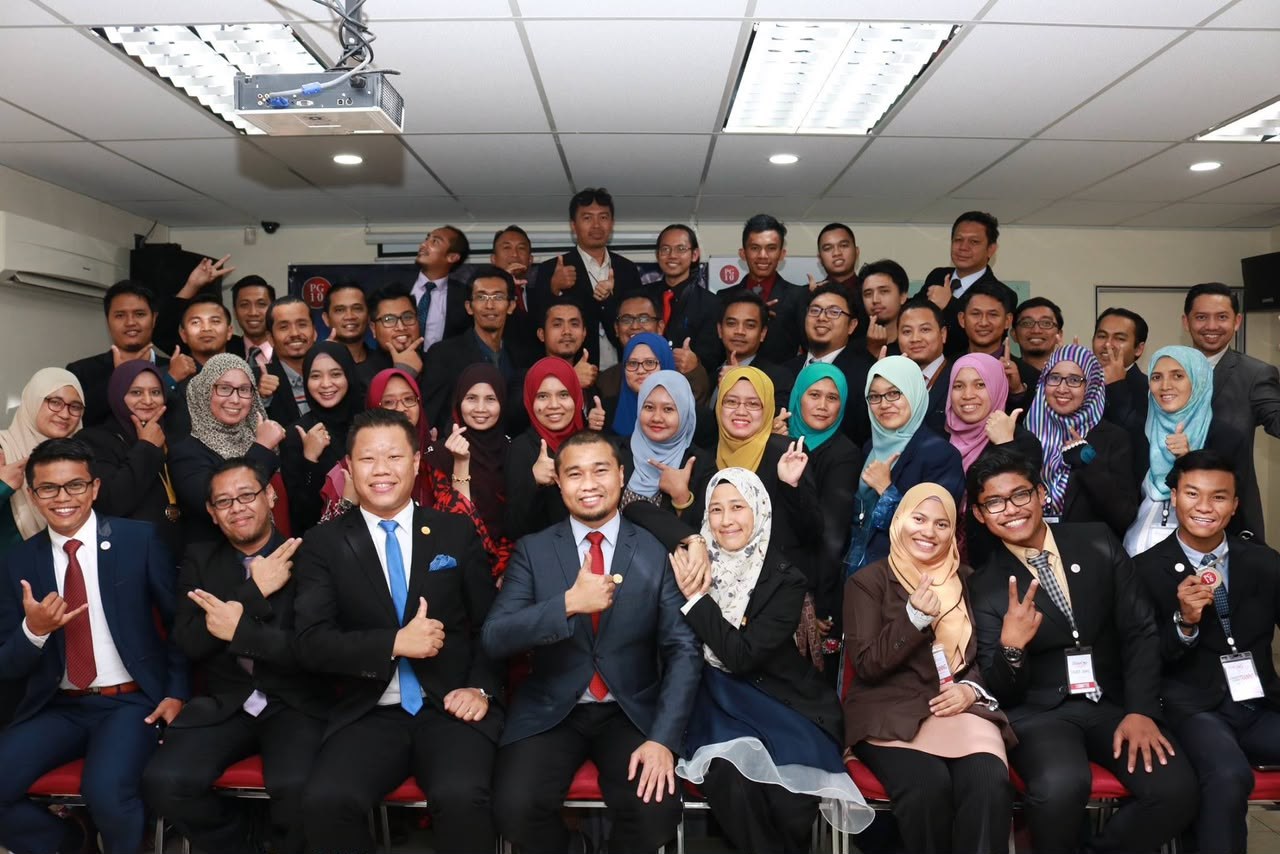 Barisan kepimpinan G100 Network bersama Tuan Mohd Zulkifli Shafie dan Syarif Jamil (SJ)